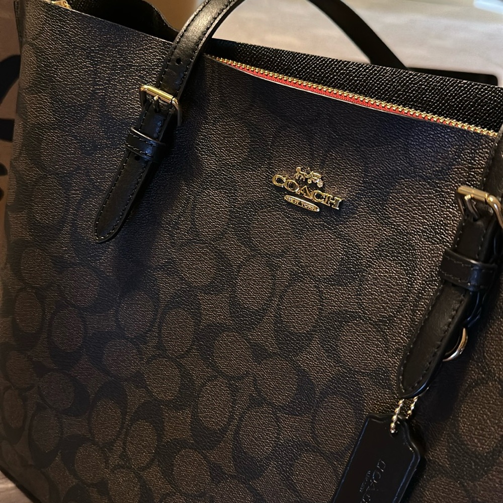 COACH large bag. Brown leather shoulder bag. Large carryall